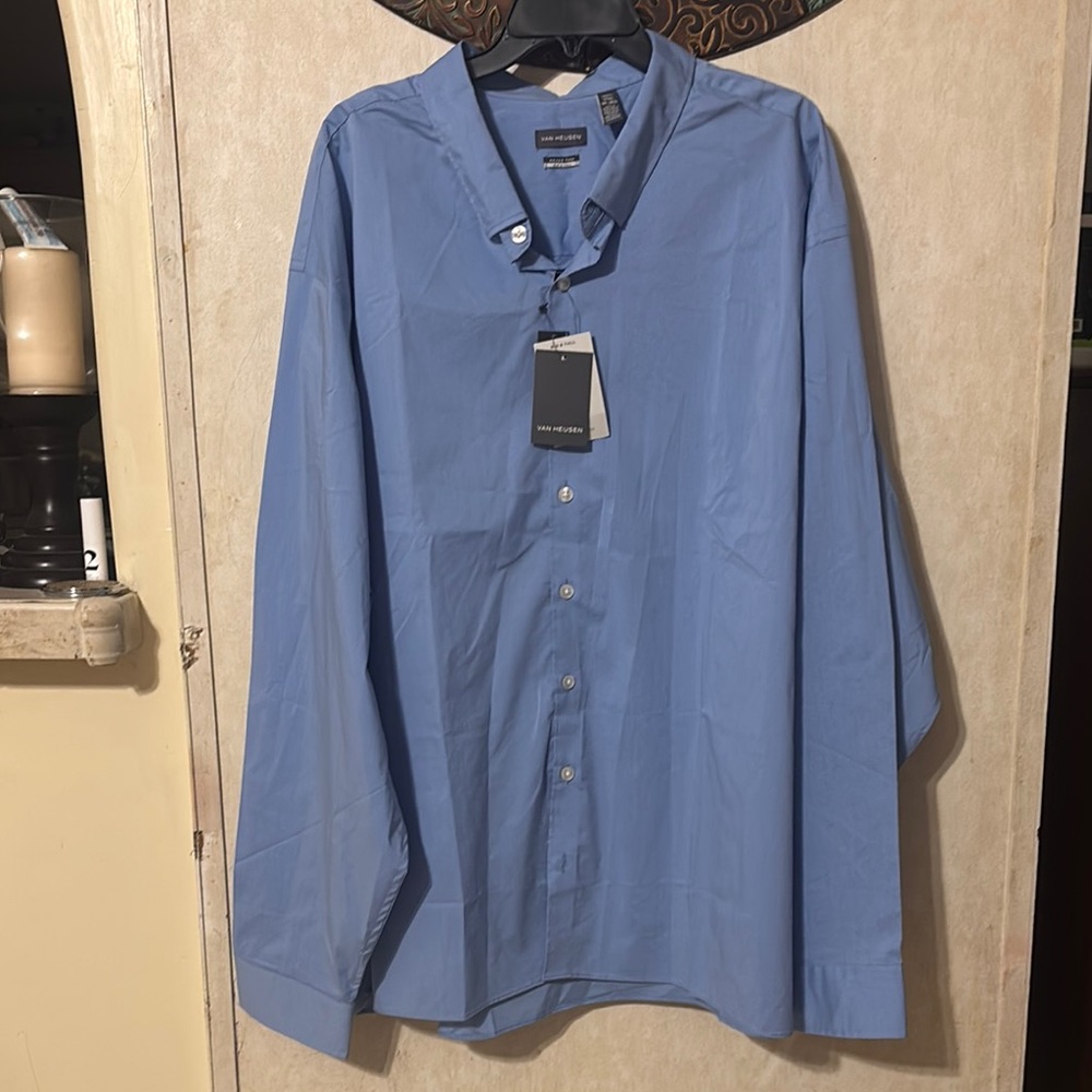 NWT Van Heusen Men's Blue Button-Up Shirt